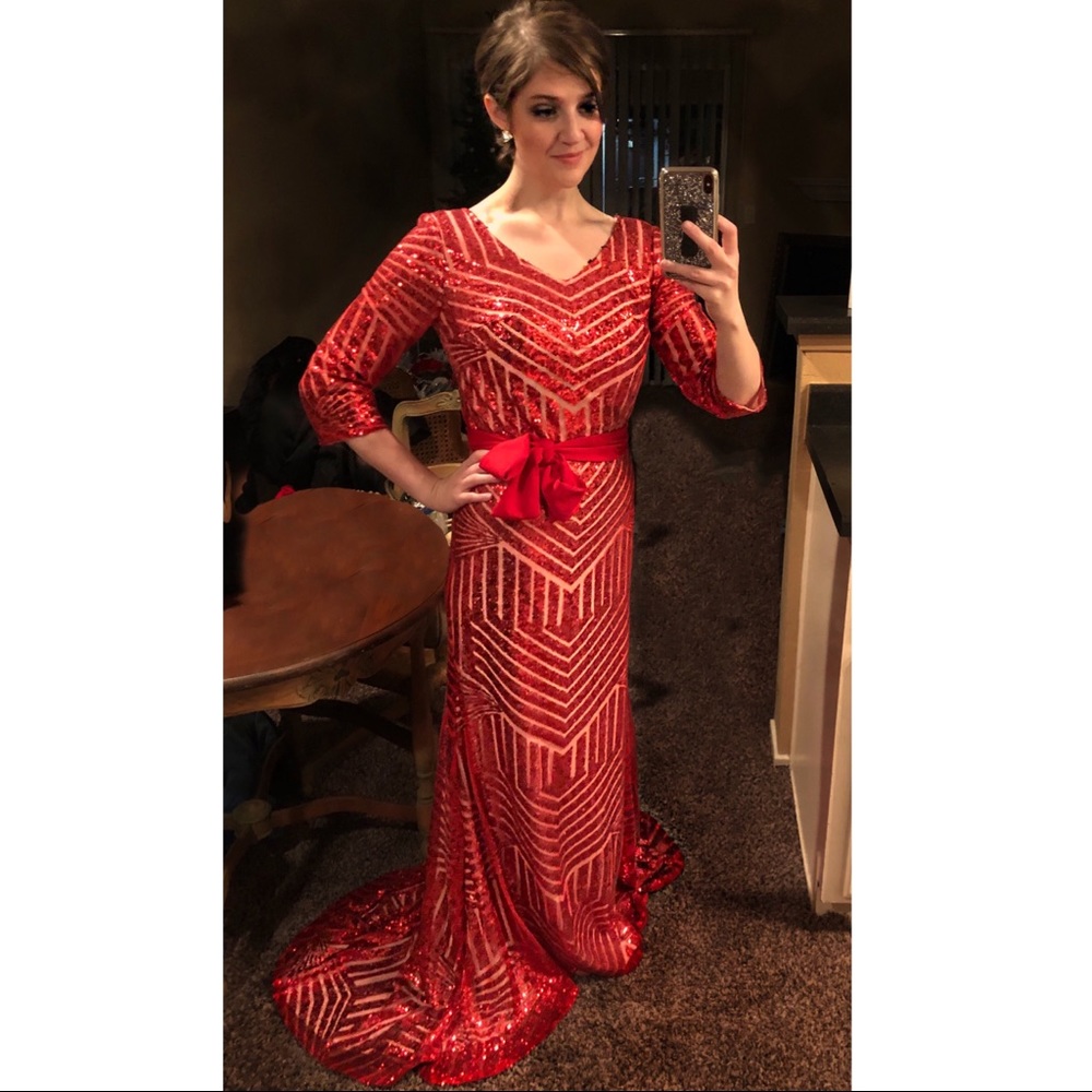 Red Sequin Geometric Patterned Formal Evening Gow… - image 1